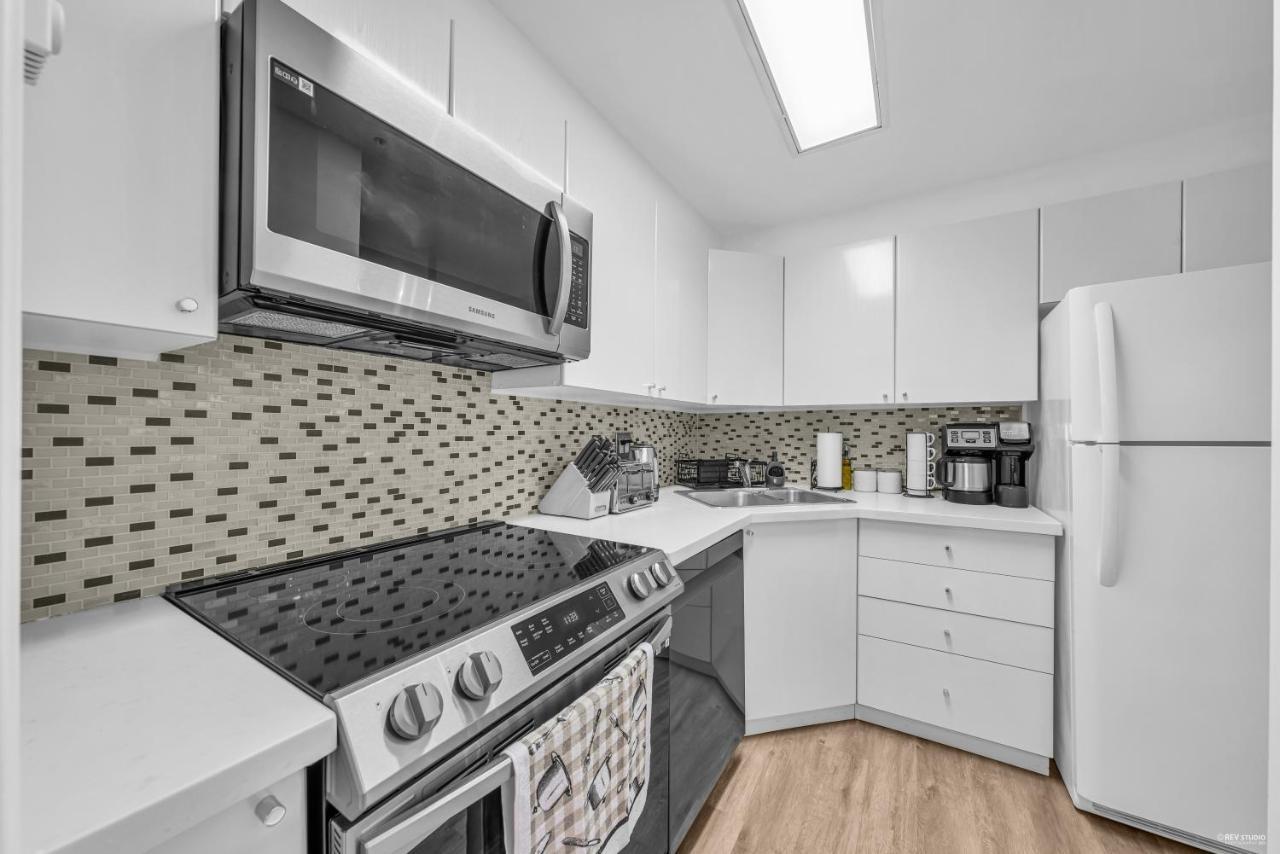 1-Br Condo In Downtown Coal Harbour With Parking And City Views Vancouver Eksteriør bilde