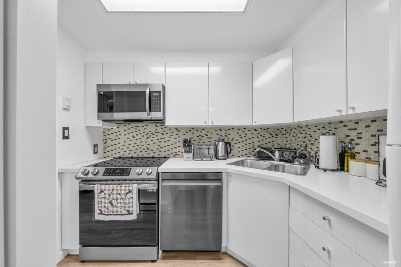 1-Br Condo In Downtown Coal Harbour With Parking And City Views Vancouver Eksteriør bilde