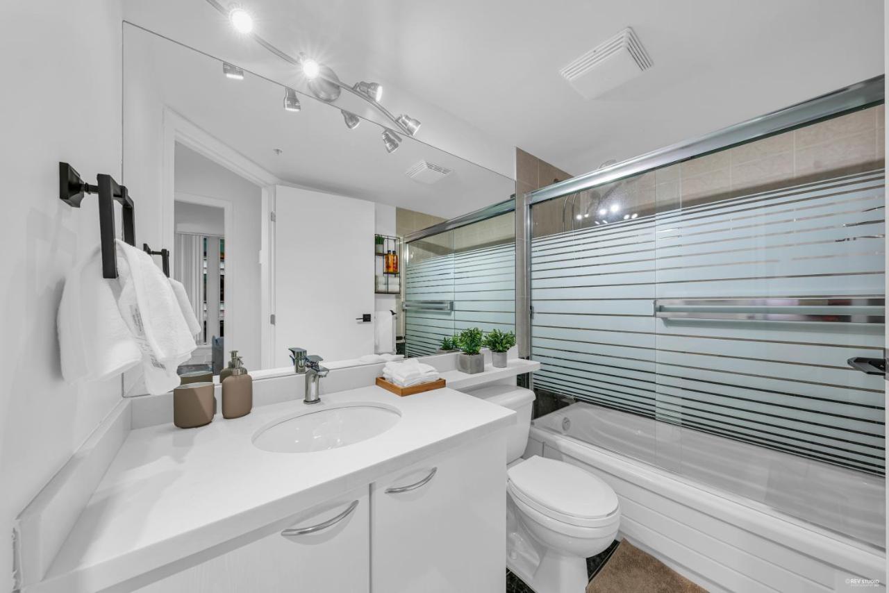 1-Br Condo In Downtown Coal Harbour With Parking And City Views Vancouver Eksteriør bilde